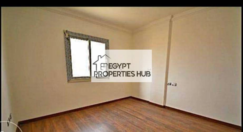 شقة للبيع مع حديقة فى كمبوند جايد بالقاهرة الجديدة 
